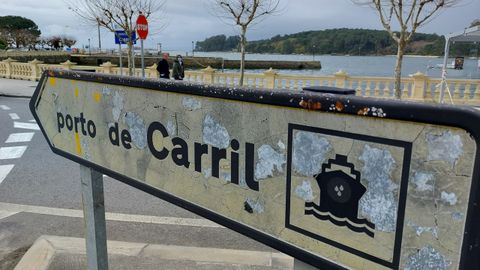 Nin sequera as sinalizaci�ns oficiais respectan o top�nimo correcto de O Carril