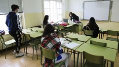 En el instituto Ollos Grandes de Lugo han llamado a los profesores de entre 45 y 55 a�os para la vacunaci�n inmediata en el HULA