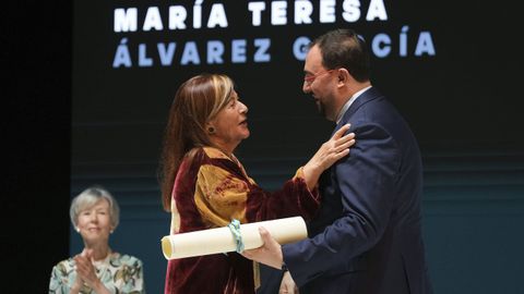 La escritora Mar�a Teresa �lvarez, reconocida con la medalla de Asturias