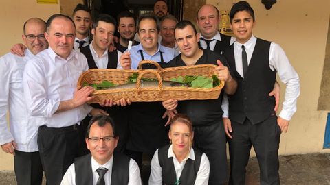 Casa Ram�n luce el campanu del Narcea