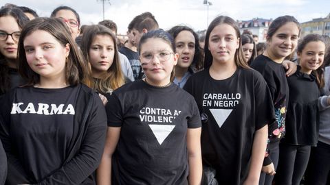 De negro en el instituto Alfredo Braas de Carballo