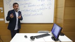 Antonio Est�vez, director de Inf�rmate Oposiciones, donde la docencia est� siendo telem�tica