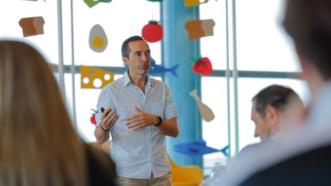 V�ctor Arufe durante su ponencia.