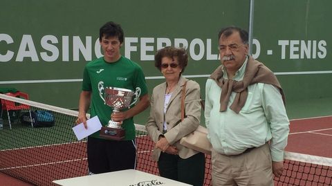 Chema Fantova Sicre ganó la Copa Calleja en el club donde aprendió a jugar, el Casino Ferrolano-Tenis Club
