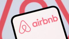 Logo de Airbnb en un tel�fono m�vil