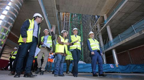 EL PRESIDENTE DE LA XUNTA ALFONSO RUEDA Y EL ALCALDE DE PONTEVEDRA MIGUEL ANXO FERNANDEZ LORES VISITAN LAS OBRAS DEL HOSPITAL GRAN MONTECELO