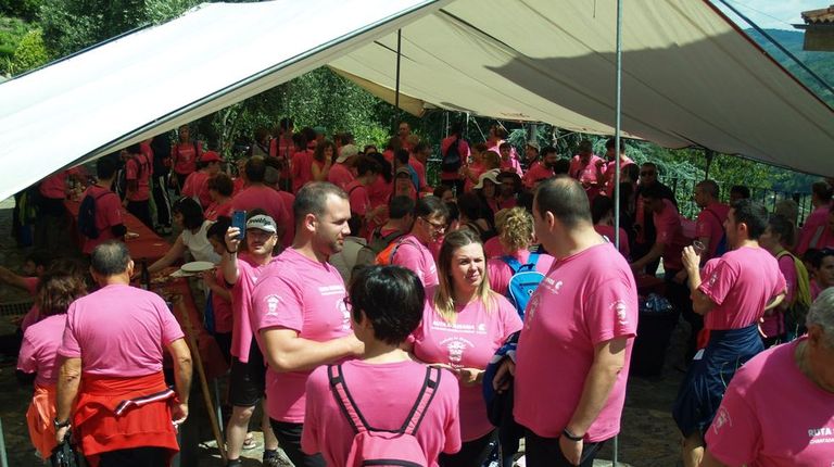 Participantes en una edicin anterior de la Andaina contra o Cancro