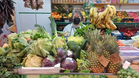 Las verduras de temporada abundan en la plaza de abastos lucense estos d�as