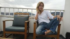 En la imagen, Pepa Ayguavives, en un autorretrato tomado en la terraza de su casa en A Magdalena