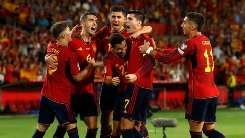 Los jugadores de la selecci�n espa�ola.Los jugadores de la selecci�n espa�ola celebran un gol