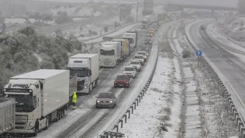 Conductores afectados por la nieve en Salamanca