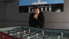 Iv�n, en la sala Zagreb en Maceda