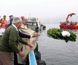 L�pez lanzou a coroa en memoria dos mari�eiros falecidos<span lang= es-es >. </span>