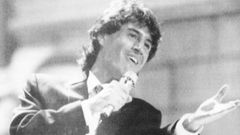 Imagen de Sergio Dalma interpretando �Bailar pegados� en 1991