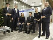 Jer�nimo S�nchez y Javier Sainz (desde la izquierda), con parte del equipo de Galicia. 
