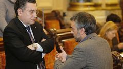 JOSE MANUEL DAPENA Y XULIO FERREIRO CONVERSANDO ANTES DE ARRANCAR EL PLENO 