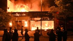Prenden fuego a una comisar�a de Minneapolis