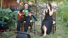 Gonzo Pi�a e Iria Est�vez son Contic�nticos y presentan las �Trotasongs�