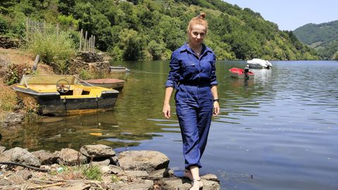 La actriz María Vázquez en la Ribeira Sacra.