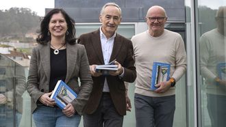 Mar�a Eyo, el presidente del presidente de la autoridad portuaria de Mar�n Jos� Benito Su�rez, y Enrique Abati