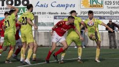 Fita, del Sof�n, intenta rematar un c�rner.