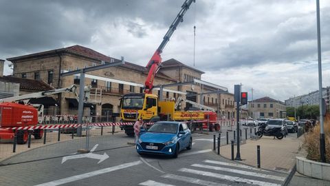 Obras para instalar una marquesina en la estaci�n intermodal de Ourense