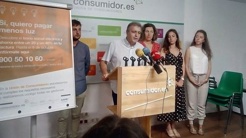 El presidente de UCE, Dacio Alonso, presenta una campa�a en la sede