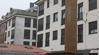 Uno de los bloques afectados, en la avenida Federico Garc�a Exp�sito