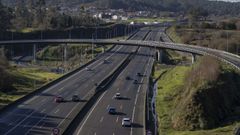 Imagen del itinerario de la AP-9 que circunvala Santiago a la altura de la salida para enlazar con la AP-53