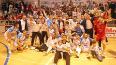 Imagen de archivo de la celebraci�n en la que el equipo logr� la permanencia en Primera.
