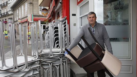 Manuel G�mez, propietario del Piko Loko, en A Ponte y que cerrara la zona de restaurante de su negocio