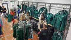 COLA TIENDA RACING VENTA ROPA T�CNICA PASEO ENTRENAMIENTO ADIDAS 2024-2025