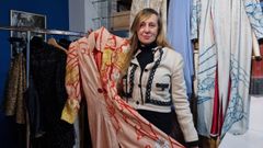 Lucila posa con algunos de los trajes de su primera colecci�n