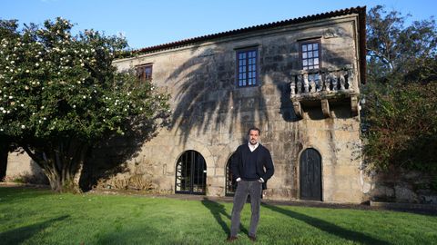 Vicente Cebri�n, conde de Creixel, hered� Pazo Barrantes de su padre pues esta es una finca que lleva en la familia desde 1511 y donde vivi� Julia Becerra Malvar, condesa de Barrantes.