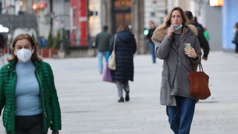 Primer da sin mascarillas en la calle en A Corua