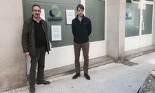 El sindicalista Eusebio Justo y el portavoz de los trabajadores Javier Castro, ayer en Mar�n. 