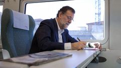 Rajoy, durante un viaje a Zamora en tren.