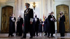 El presidente del Tribunal Supremo y del Consejo General del Poder Judicial, Carlos LesmeS, junto con otros miembros de la judicatura durante la celebraci�n este lunes del acto de apertura del A�o Judicial en el Tribunal Supremo en Madrid