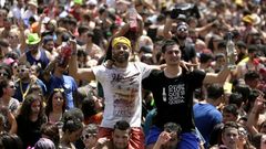 Miles de personas disfrutan de la sesi�n �verm�� en la Festa da Fraga