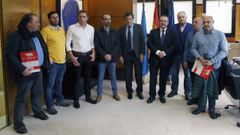 El comit� de empresa de Alcoa, con el presidente del Principado, Javier Fern�ndez, y con el consejero de Industria, Isaac Pola