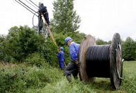 Imagen de archivo de una reposici�n de cable telef�nico robado en Ponte Rosende (Carballo).