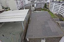 Vista de las instalaciones deportivas y de los edificios del actual colegio del Sagrado Coraz�n.