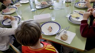 En el CEIP Bragade de Oza Cesuras se usan vajillas de Sargadelos, en concreto de la fabrica de Sada