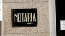 Imagen de archivo de la placa de una notar�a en Monforte