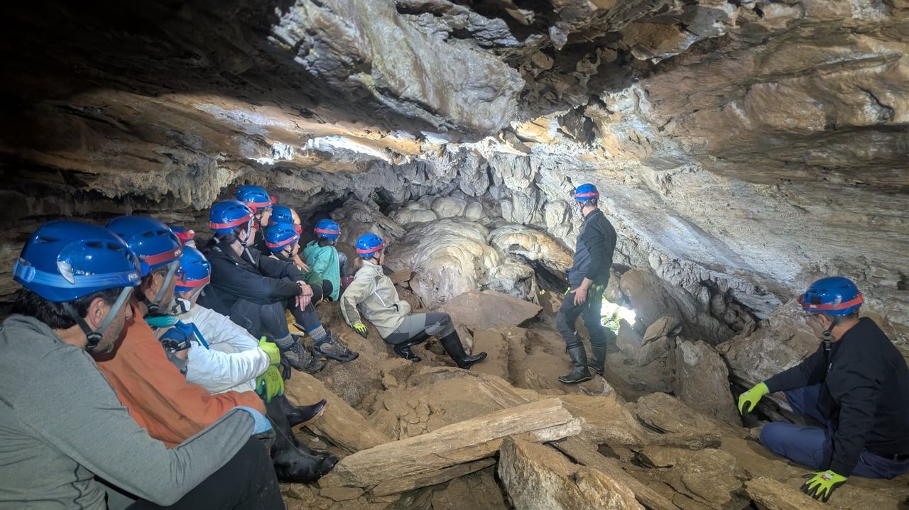 Un día internacional para ayudar a divulgar las cuevas de O Courel