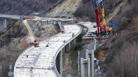 O viaduto da esquerda, o de direccin A Corua, ser demolido estes das