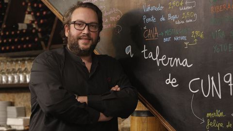 apagon.Rub�n Rey Cot�n, responsable de A taberna de Cunqueiro