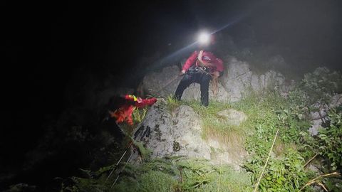 Rescate de un hombre y una mujer de Gijn tras perderse en Bejes-Tresviso