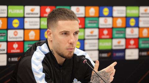El jugador del Celta Mihailo Ristic, en la rueda de prensa previa al partido ante el Estrella Roja.