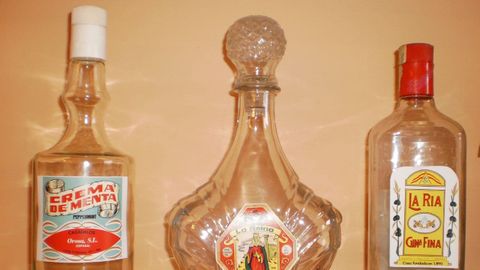 Ginebras y otros licores hechos en la comarca